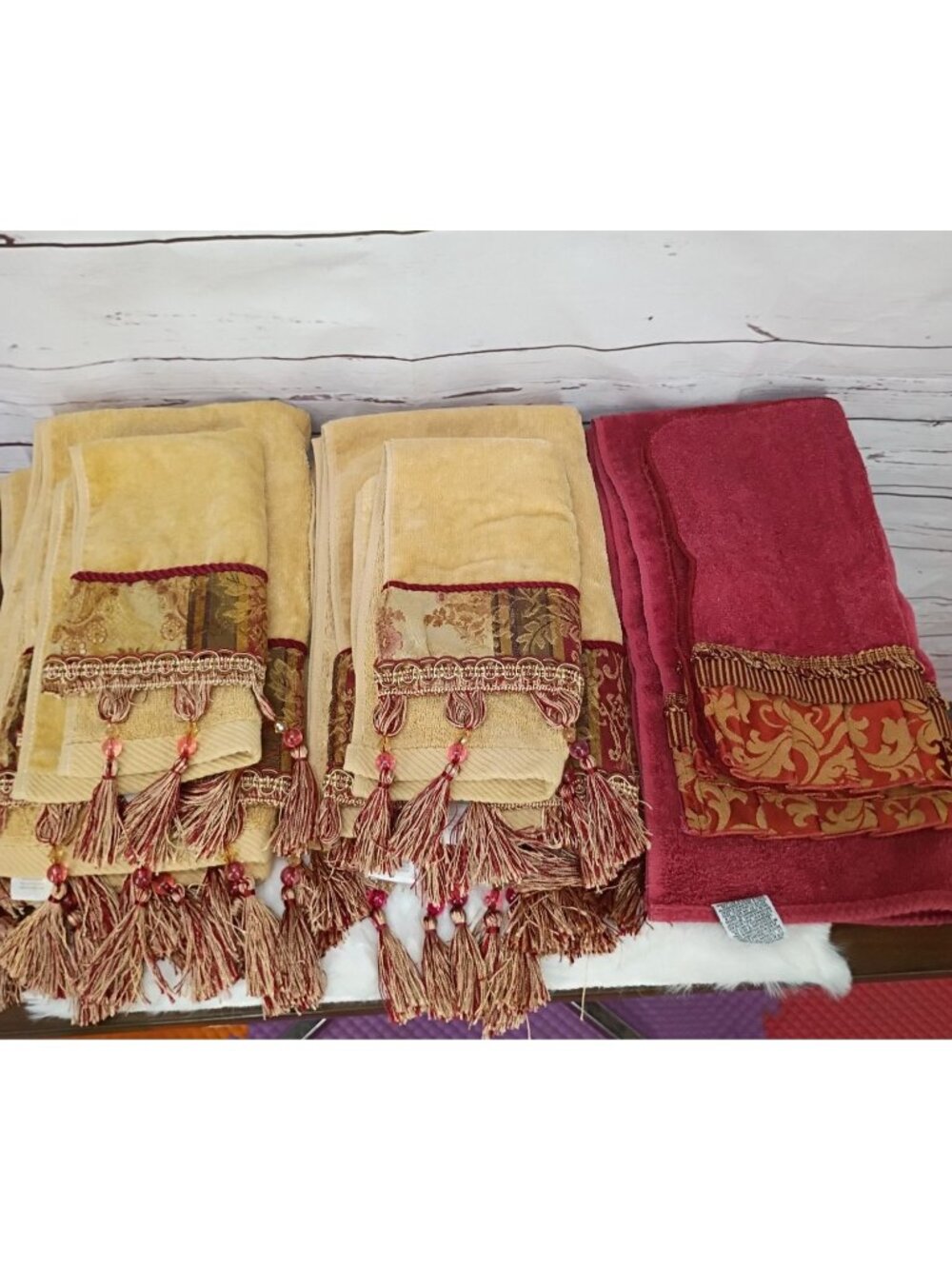 Avanti & Croscill 7 Piece Towel Set With Tassels & Elegant Patterns - Hand Finge